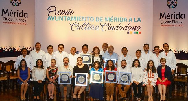Mérida premia a la cultura de valores cívicos