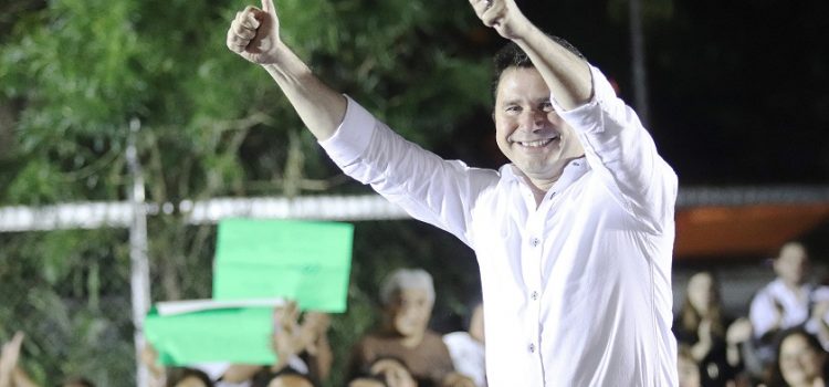 Se reencuentra Sahuí Rivero con militantes de Mérida