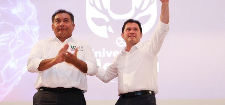 Expone Sahuí sus propuestas en foro de la Universidad Marista