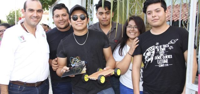 Constata Felipe Cervera necesidades de los jóvenes del sur de Mérida