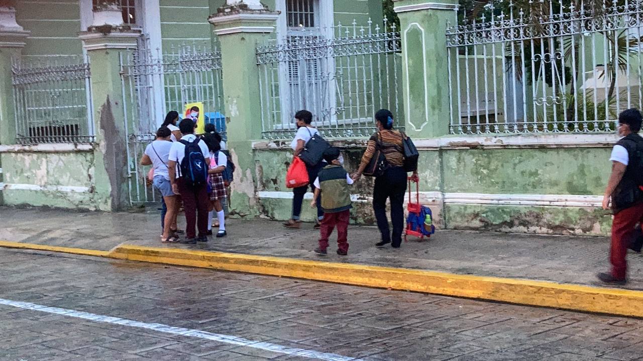 Más de 420 mil estudiantes regresaron a clases en Yucatán Con Acento