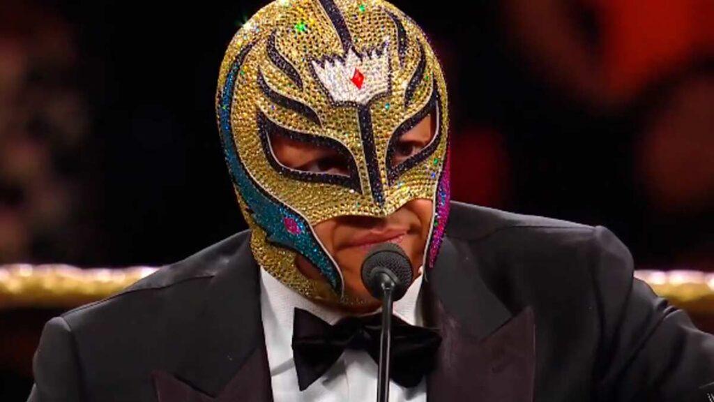 Rey Misterio ingresa al salón de la fama de la WWE Con Acento