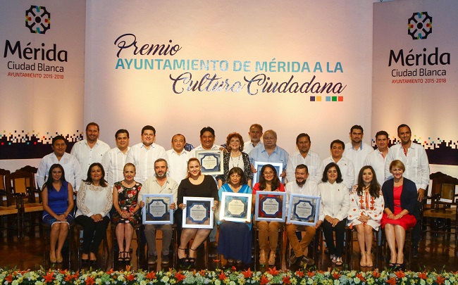 Photo of Mérida premia a la cultura de valores cívicos