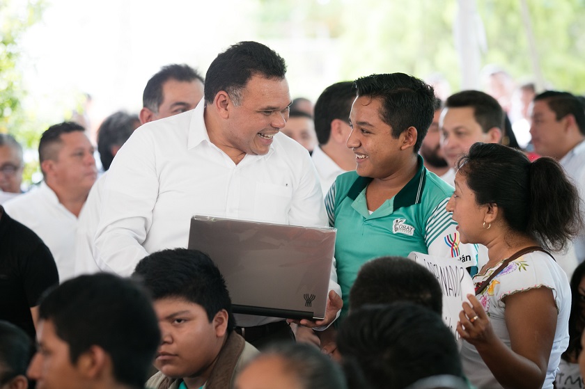 Photo of Bienestar Digital, programa para combatir la deserción escolar en Yucatán