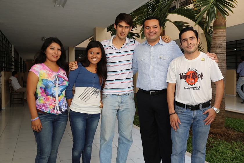Photo of Trabajar con y por los jóvenes es formar ciudadanía responsable: Renán Barrera