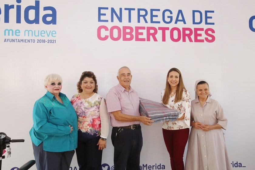 Photo of DIF Mérida entrega donativo del Cobijón a la comunidad de Cottolengo