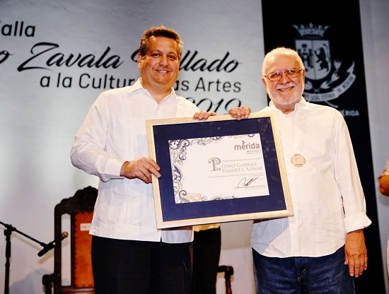 Photo of El Ayuntamiento reconoce la aportación cultural de Gabriel Ramírez Aznar