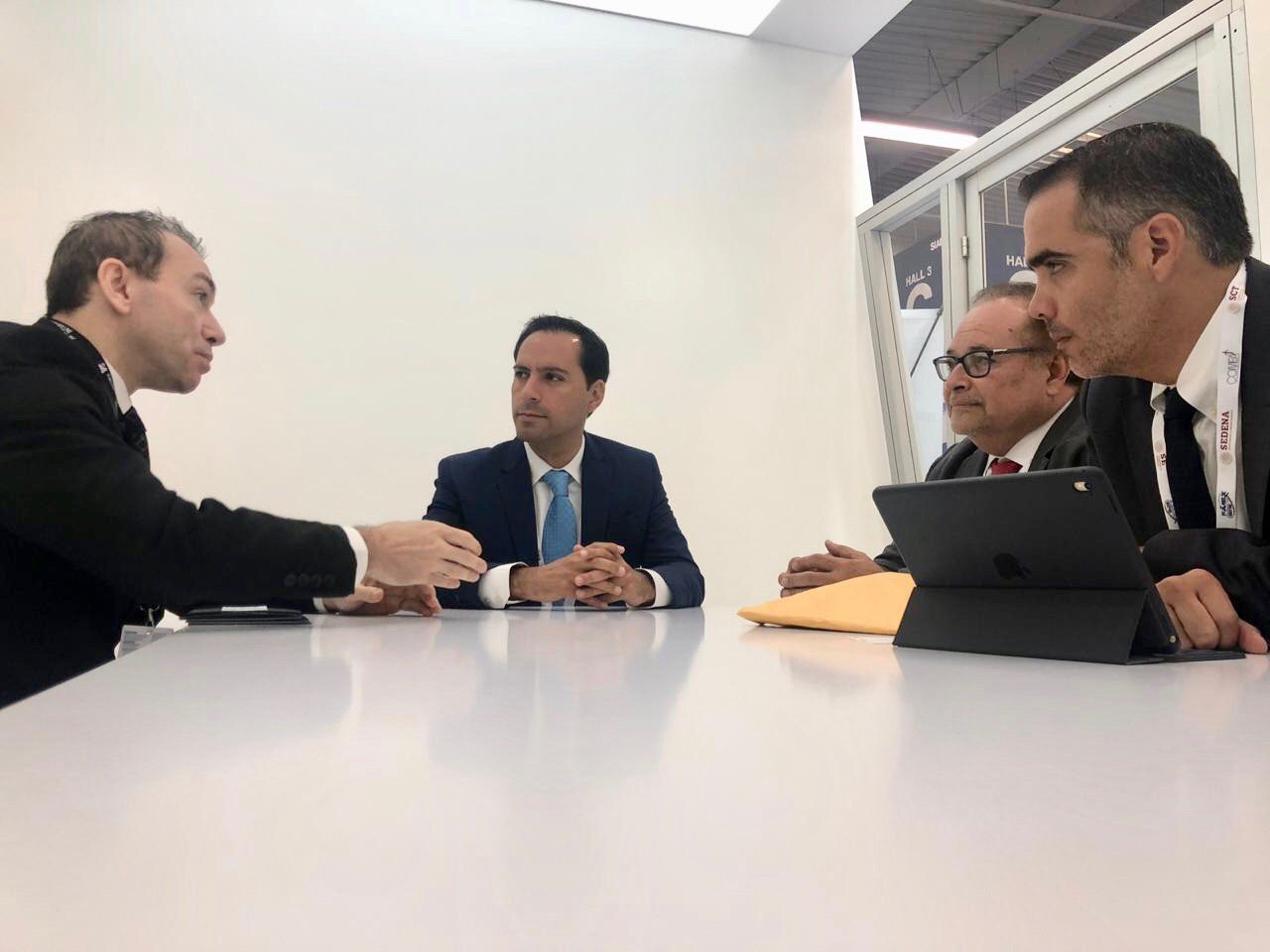 Photo of El Gobernador Mauricio Vila Dosal posiciona a Yucatán ante la industria aeronáutica mundial
