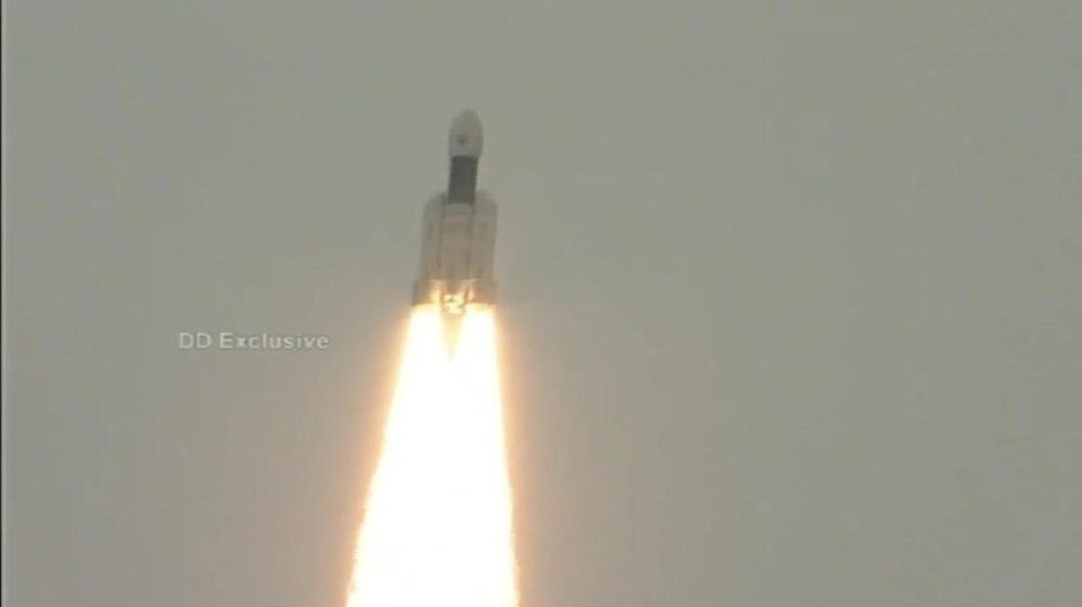 Photo of India lanza con éxito misión al polo sur de la Luna