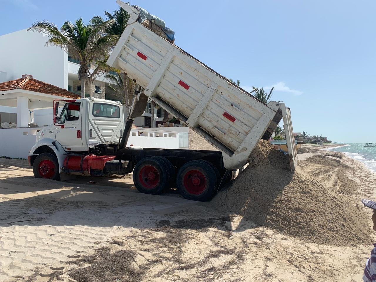 Photo of Gobierno del Estado coordina y realiza acciones concretas para la recuperación de la costa yucateca