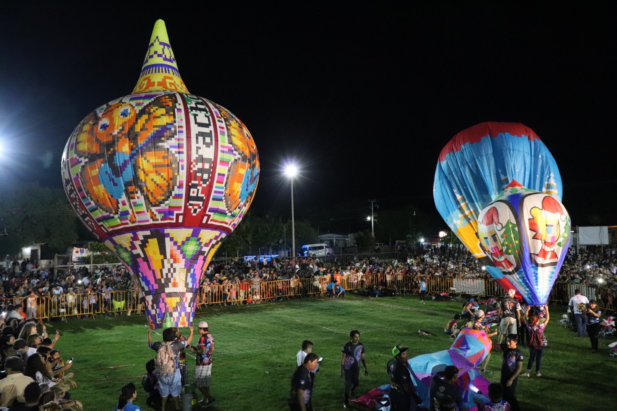 Photo of Colores, luces y diseños dan singular espectáculo de globos monumentales en Tahmek