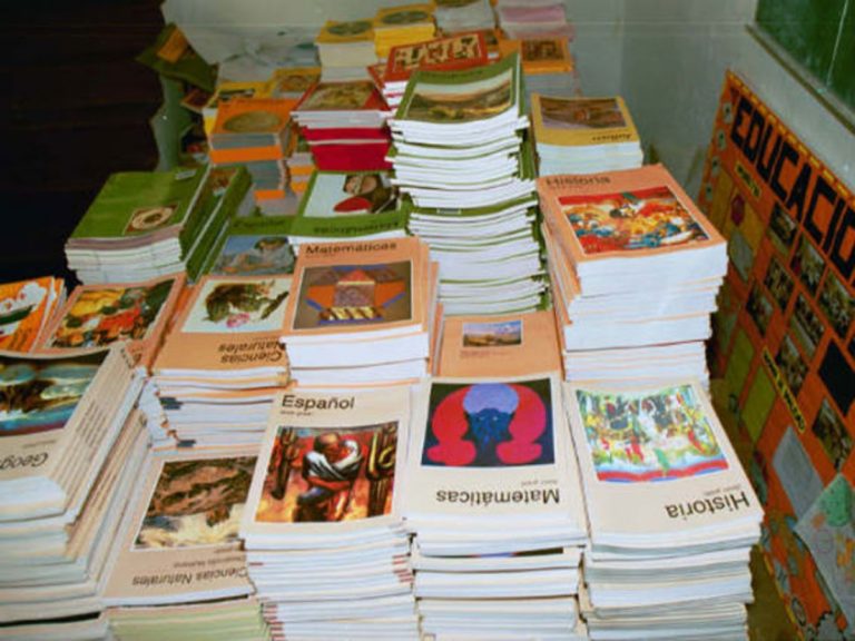 Photo of Estudiantes de secundaria y el Conafe esperarán una semana más para recibir sus libros de texto