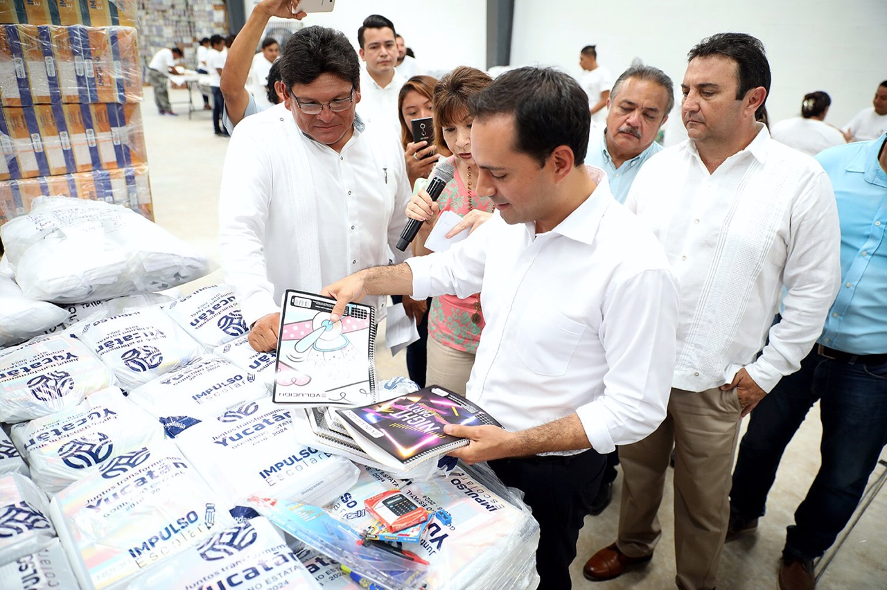Photo of Gobernador Mauricio Vila Dosal inicia la entrega de 274,619 paquetes útiles escolares