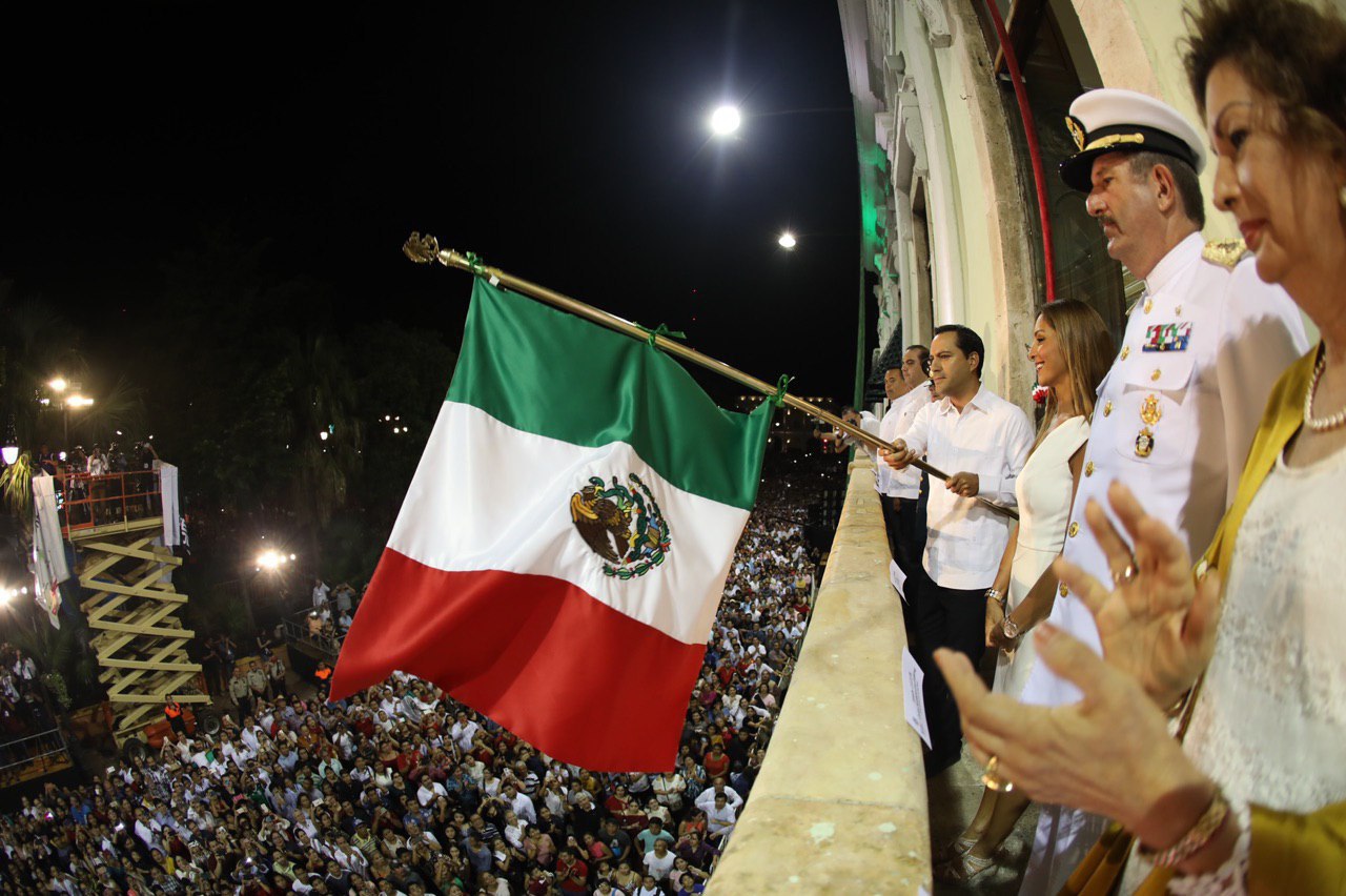 Photo of Encabeza el Gobernador Mauricio Vila Dosal ceremonia del Grito de Independencia en Yucatán