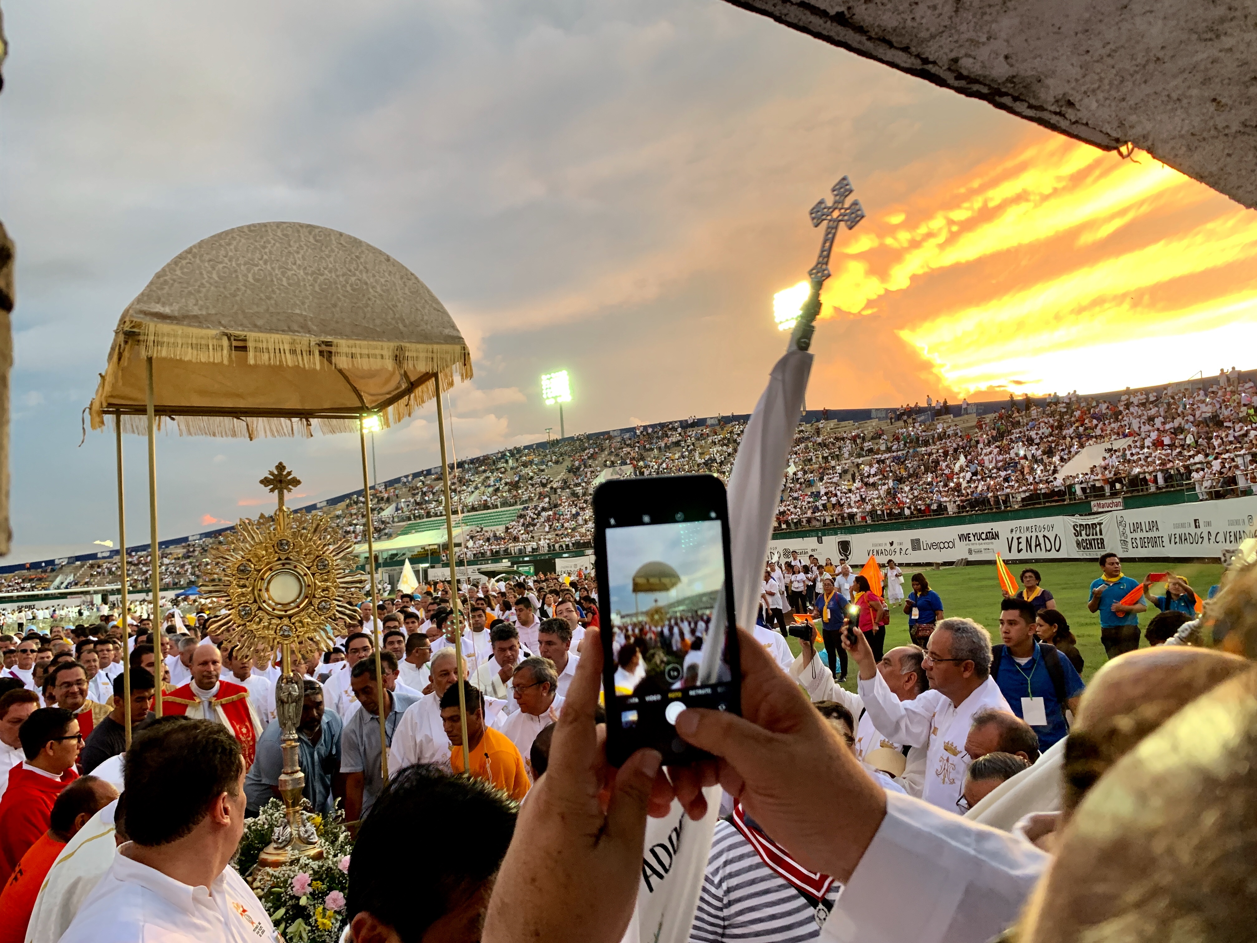 Photo of Trece mil católicos con Jesús Eucaristía reunidos en Mérida en el Congreso Eucarístico Nacional