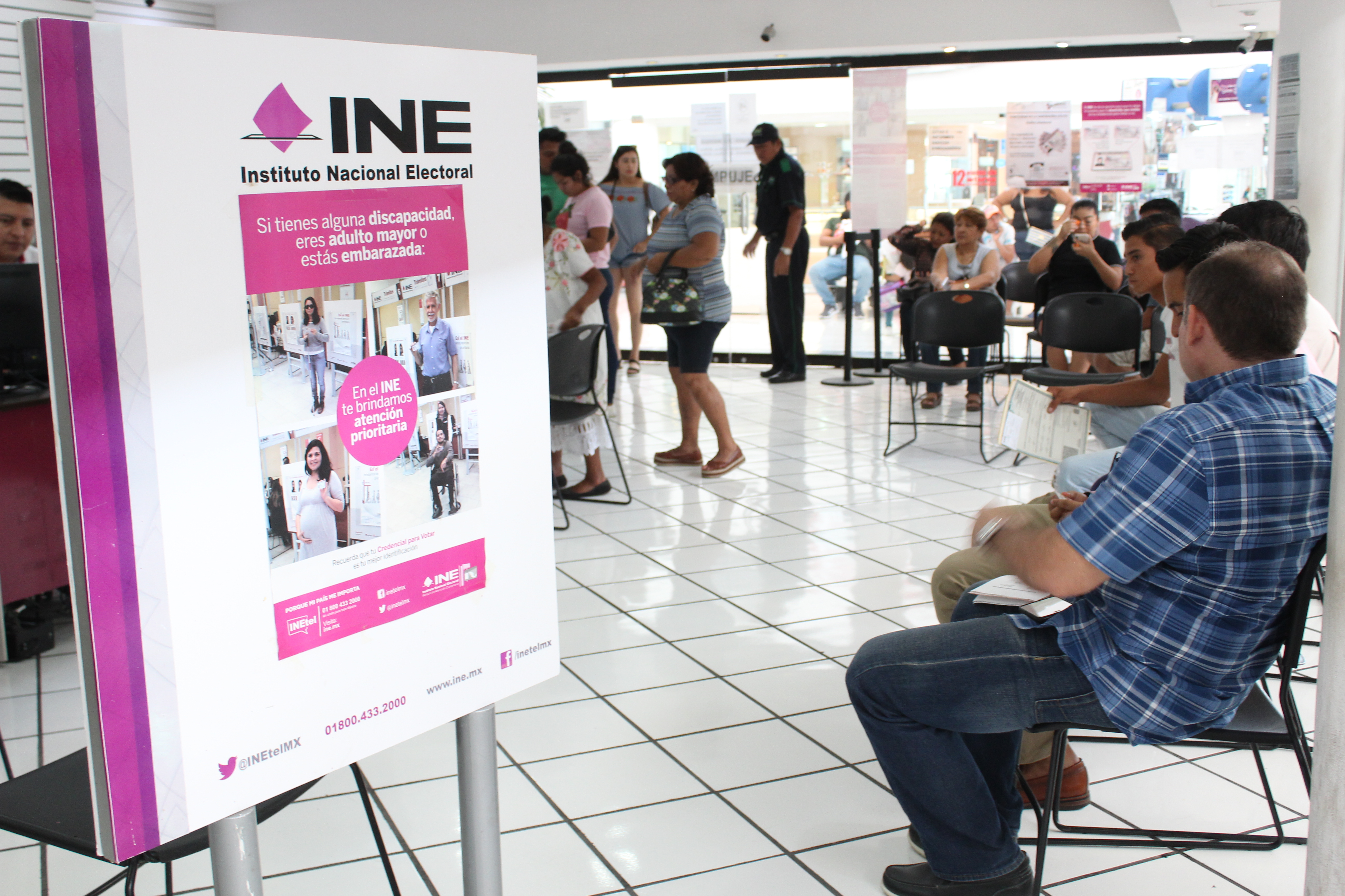 Photo of INE Yucatán informa que 56 mil ciudadanos tienen pendientes de renovar credenciales