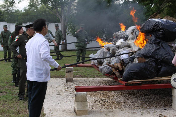 Photo of FGR y Sedena incineran más de 221 kilogramos de narcóticos