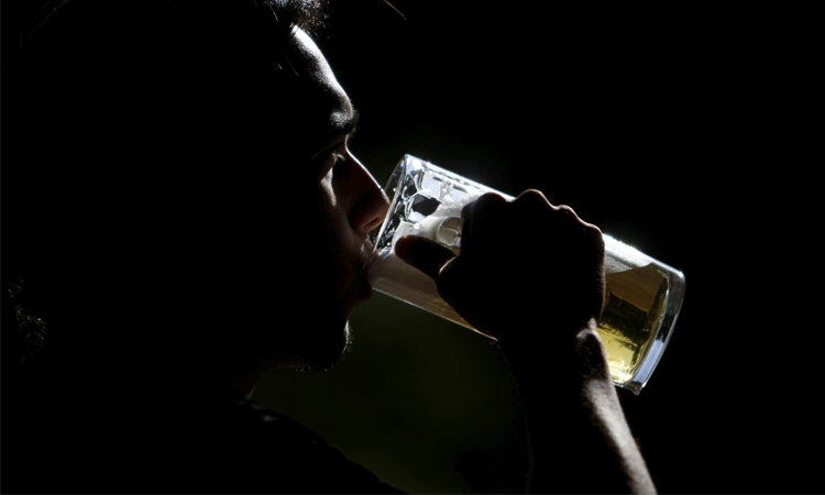 Photo of Estrés laboral podría aumentar consumo de alcohol