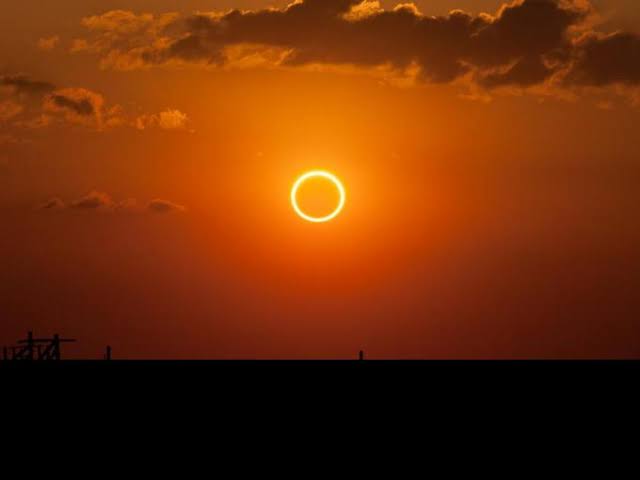 Photo of Cómo ver el eclipse solar-anular “anillo de fuego” mañana; en México no será visible