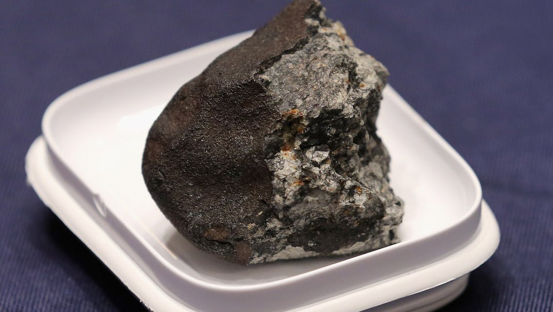 Photo of Meteorito que cayó en la Tierra contiene un mineral nunca antes visto en la naturaleza