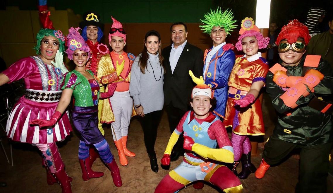 Photo of El alcalde Renán Barrera Concha presenta oficialmente el programa del Carnaval de Mérida 2020