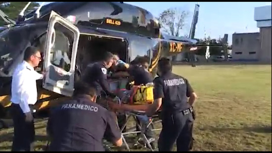 Photo of Nuevo helicóptero de la SSP traslada a dos adolescentes graves