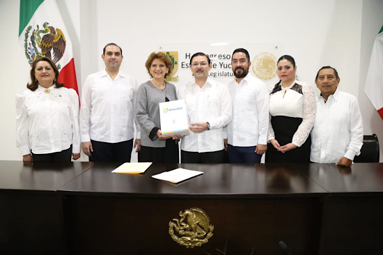 Photo of Diputados del Congreso Yucatán reciben 1er Informe de Vila