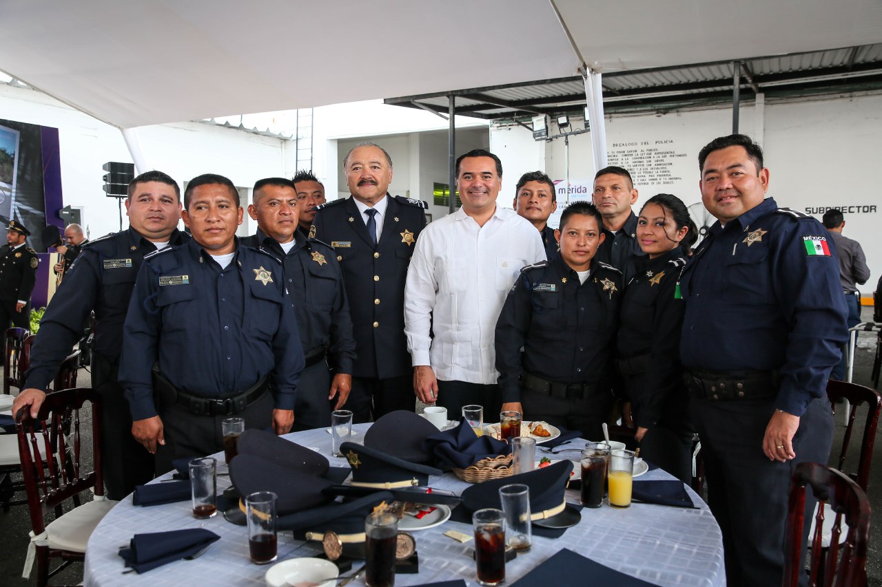 Photo of El alcalde de Mérida, Renán Barrera exhorta a no bajar la guardia en materia de seguridad