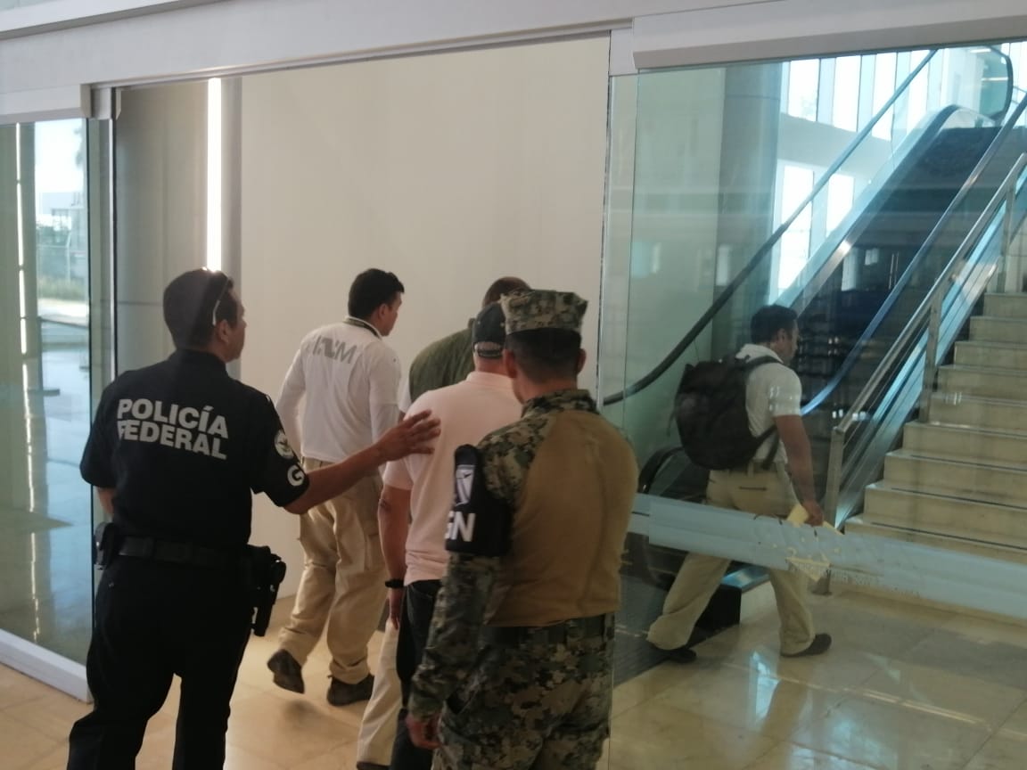 Photo of Detenido en el Aeropuerto de Mérida norteamericano acusado por fraude y robo de identidad