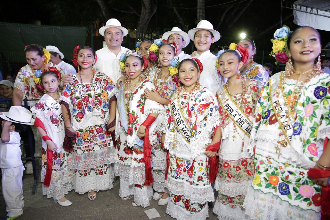 Photo of Algarabía y tradición se entrelazan en el emblemático “Lunes Regional” en Ciudad Carnaval