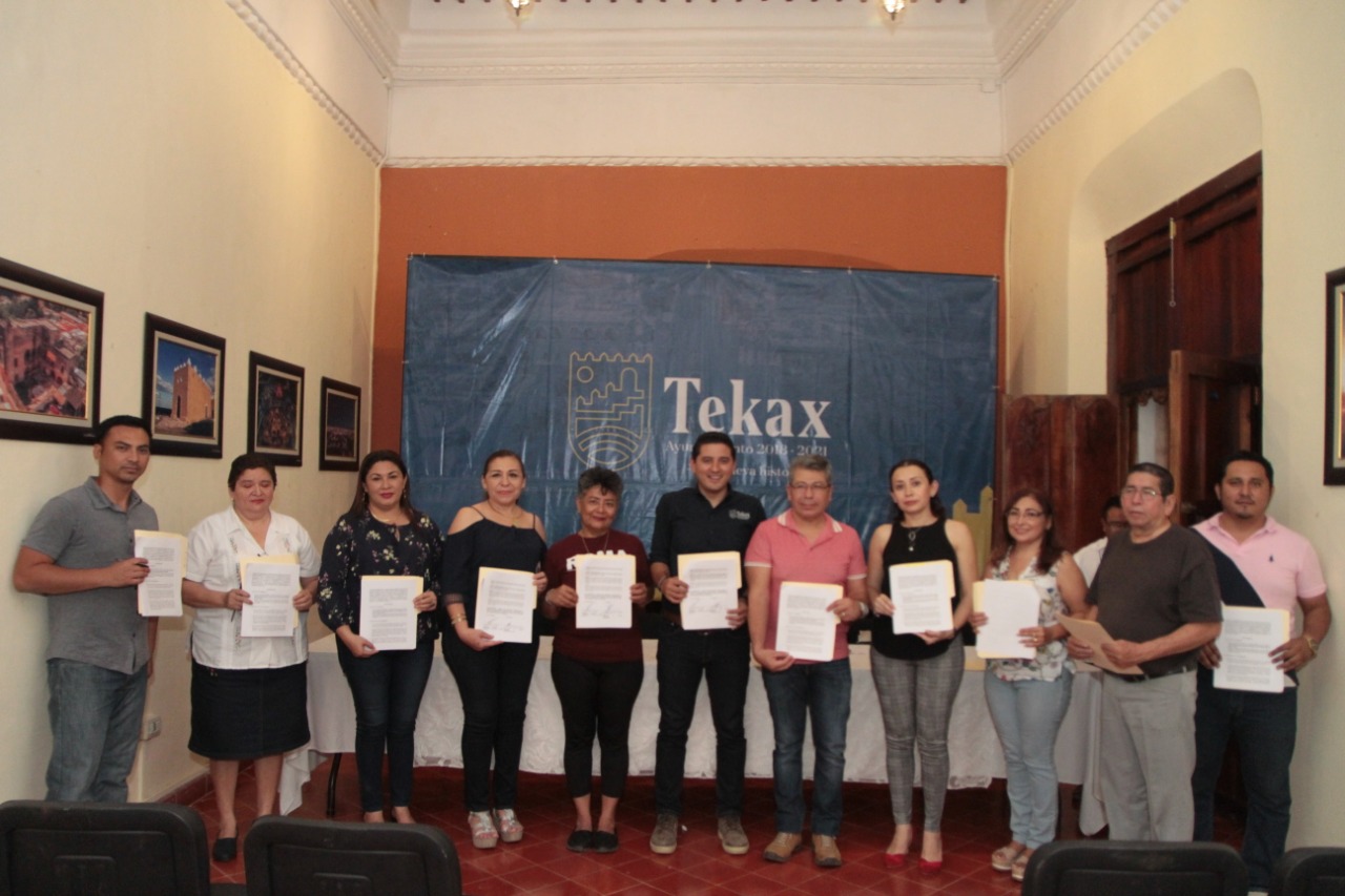 Photo of En Tekax 24 comercios se adhieren al programa «Tarjeta poder joven»