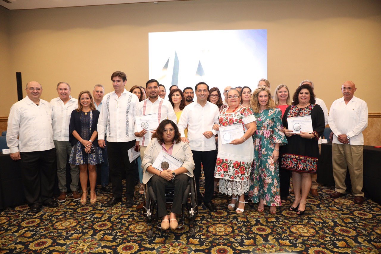 Photo of Yucatecos son reconocidos por su labor social, académica y ambiental