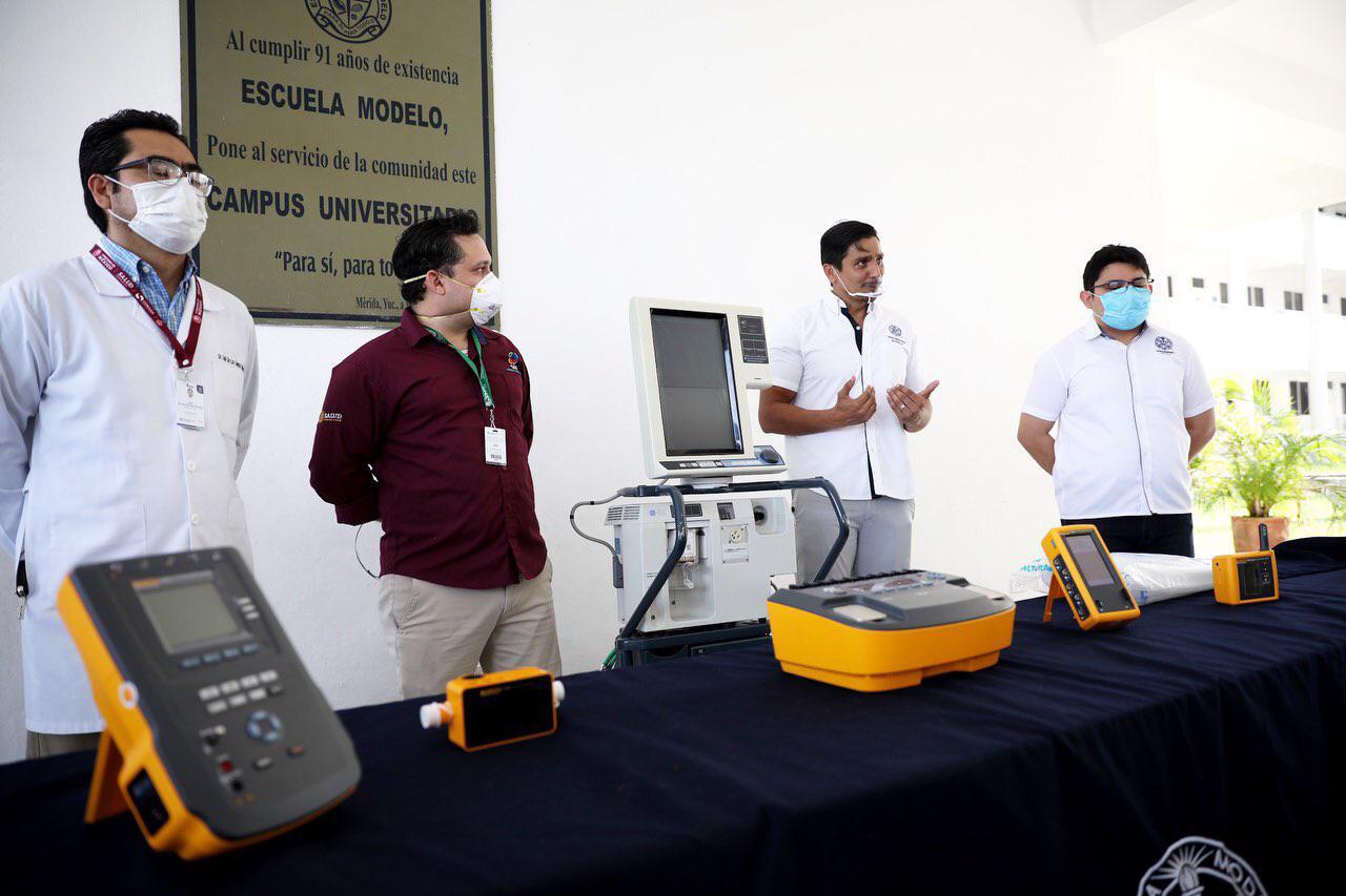 Photo of ​Gobierno del Estado recibe equipo biomédico y ventilador mecánico de la Universidad Modelo