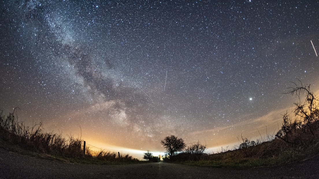 Photo of La lluvia de estrellas líridas caerá sobre la Tierra hasta el 30 de abril