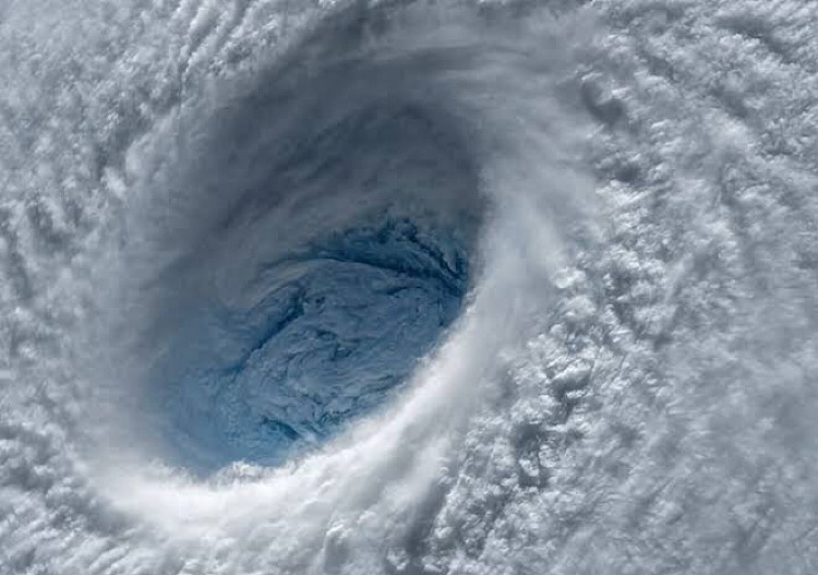Photo of Sin aplanarse curva del Covid-19, Yucatán se prepara para los huracanes