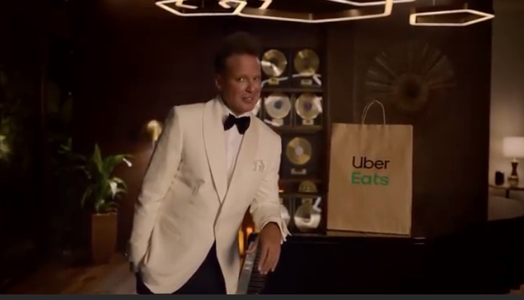 Photo of Luis Miguel aparece en comercial de Uber Eats y se vuelve tendencia