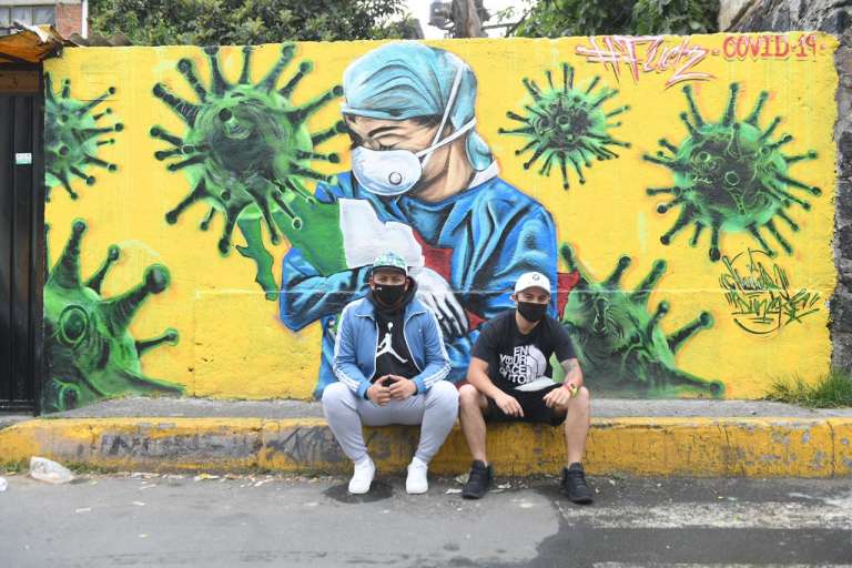 Photo of Grafiteros rinden homenaje a médicos y enfermeras que luchan contra el Covid-19