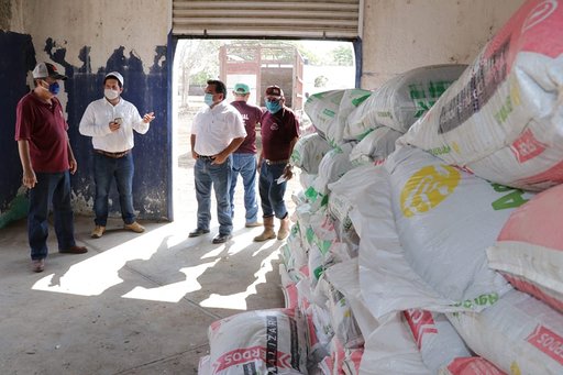 Photo of Gobierno de Yucatán continúa apoyando al sector ganadero durante la temporada de sequía