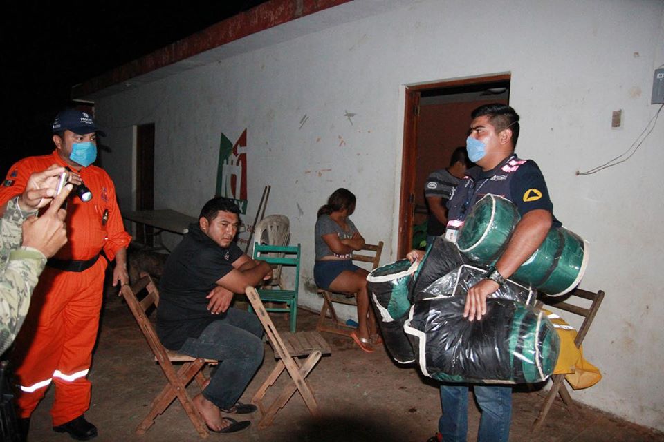 Photo of Más de mil personas permanecen en albergues del Gobierno de Yucatán, luego de las inundaciones