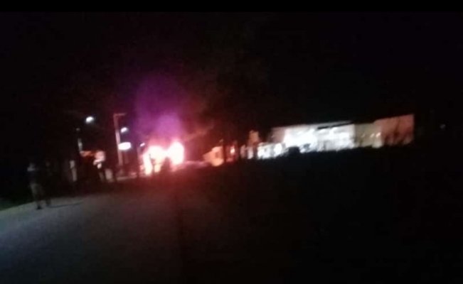 Photo of Tras fallecimiento por Covid-19, hombres queman clínica en Chiapas