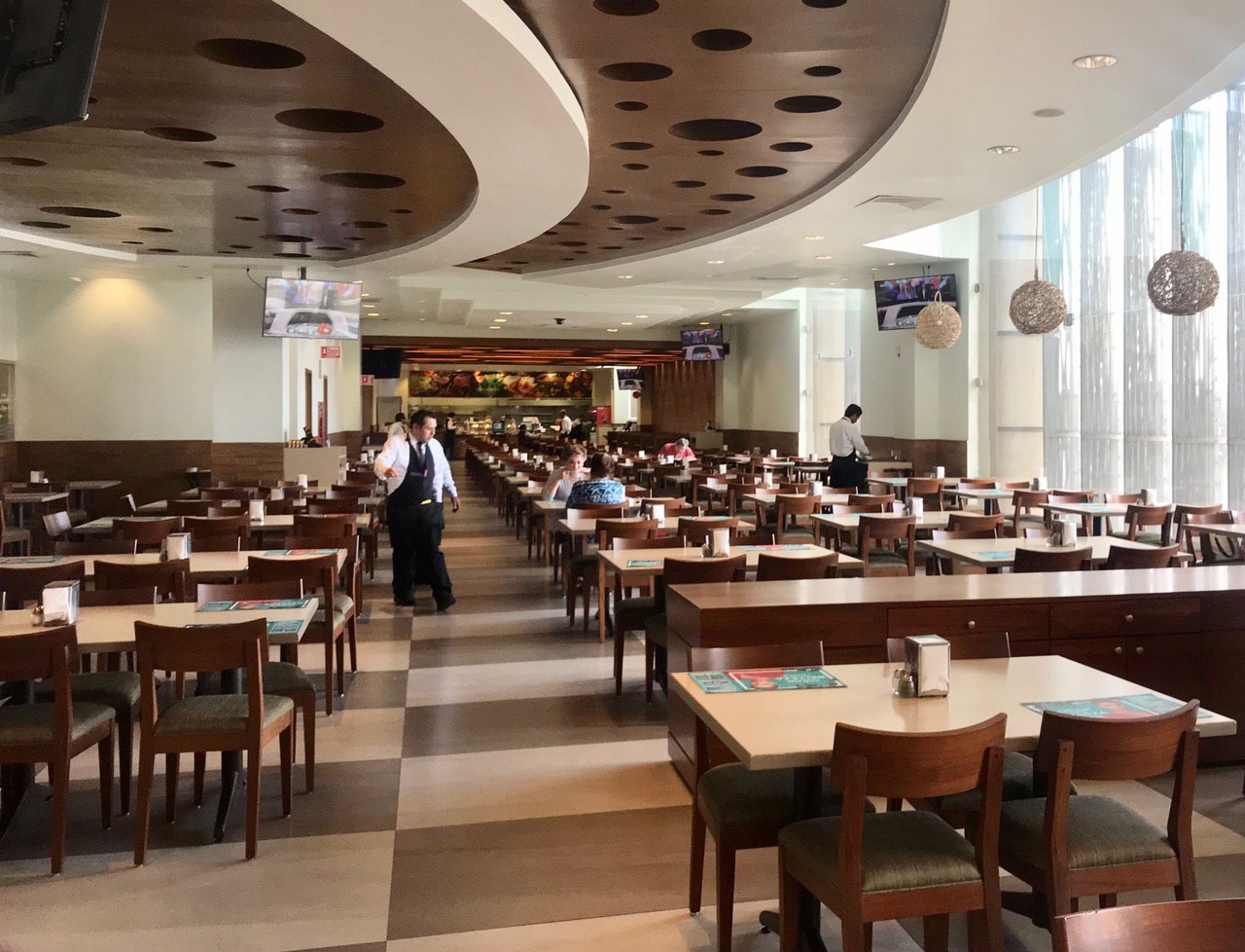 Photo of Restauranteros presionan para abrir fines de semana, gobierno dice NO
