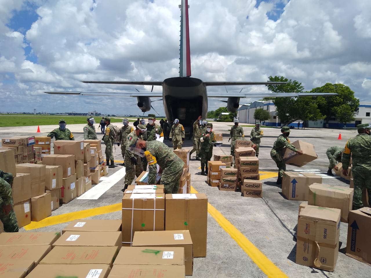Photo of Arriba a Yucatán el sexto vuelo de insumos médicos para las instalaciones militares Covid
