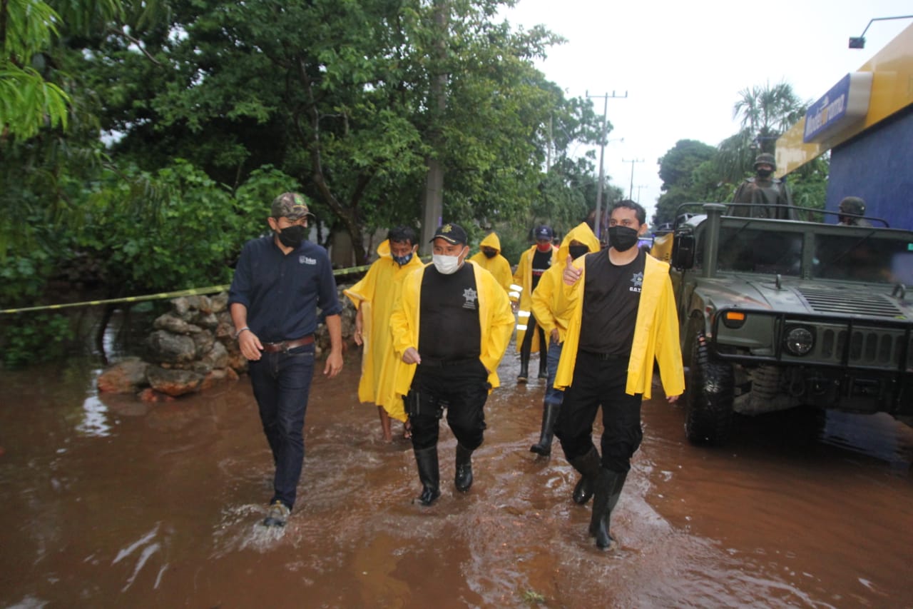 Photo of Seis brigadas de rescate apoyas las familias de Tekax que resultaron inundadas