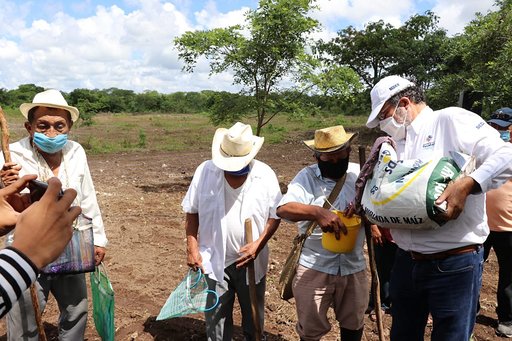 Photo of Gobierno del Estado respalda a las familias del campo de Yucatán