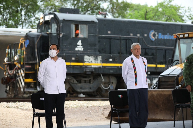 Photo of AMLO y Vila dan banderazo de inicio de construcción del Tren Maya