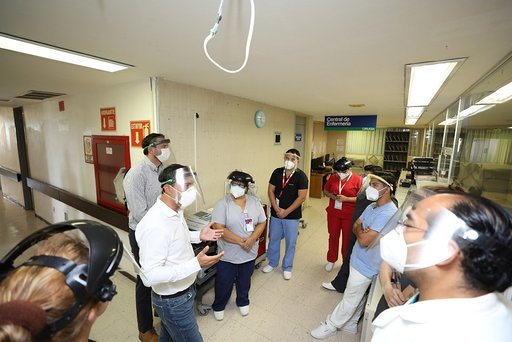 Photo of Vila visita el piso 2 del Hospital Regional Mérida del Issste, aún hay camas para pacientes Covid