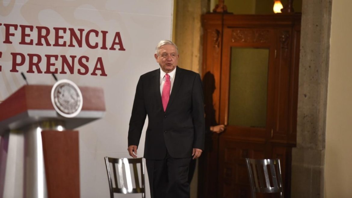 Photo of AMLO asegura que Covid-19 en México va a la “baja muy lentamente”