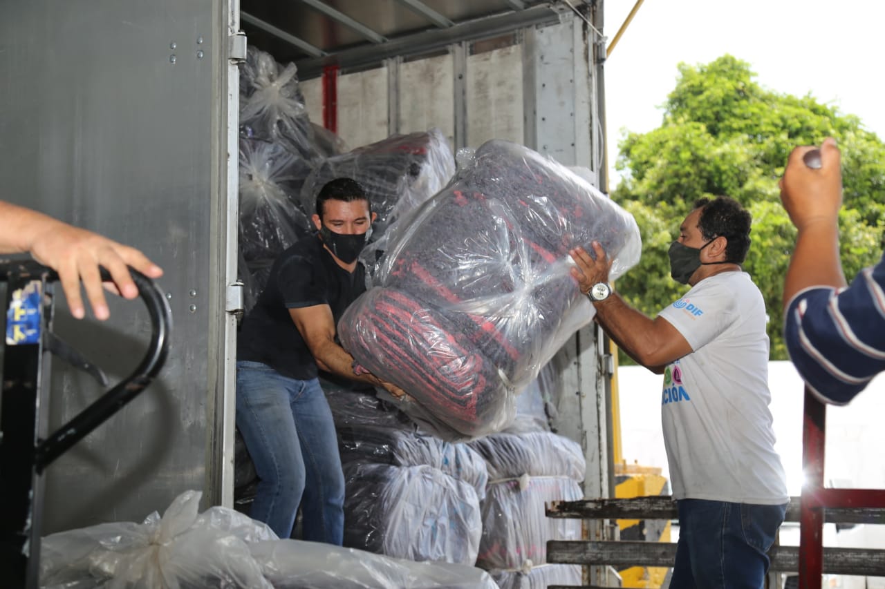 Photo of Centros de acopio del Gobierno del Estado recaudan 150 toneladas de donativos