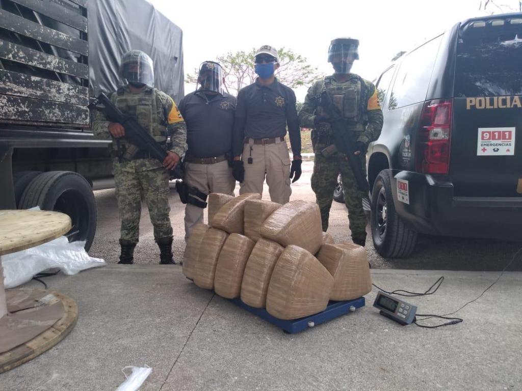 Photo of Ejército Mexicano y la SSP Yucatán decomisan media tonelada de marihuana en una empresa de paquetería