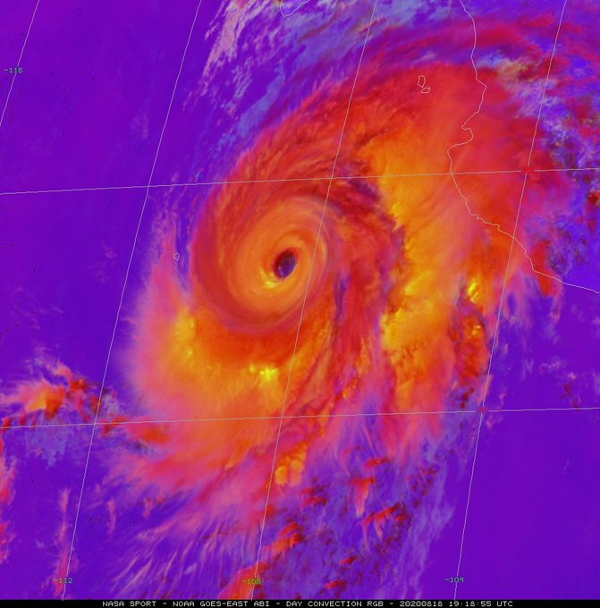 Photo of Genevieve, huracán categoría 4, se acerca peligrosamente a Los Cabos